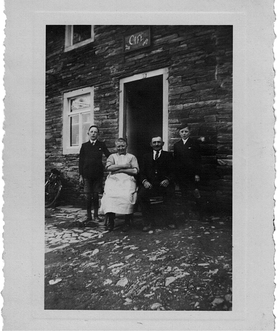 Nestor Boulangé et Valérie Jaily avec leurs fils Maurice et Alfred