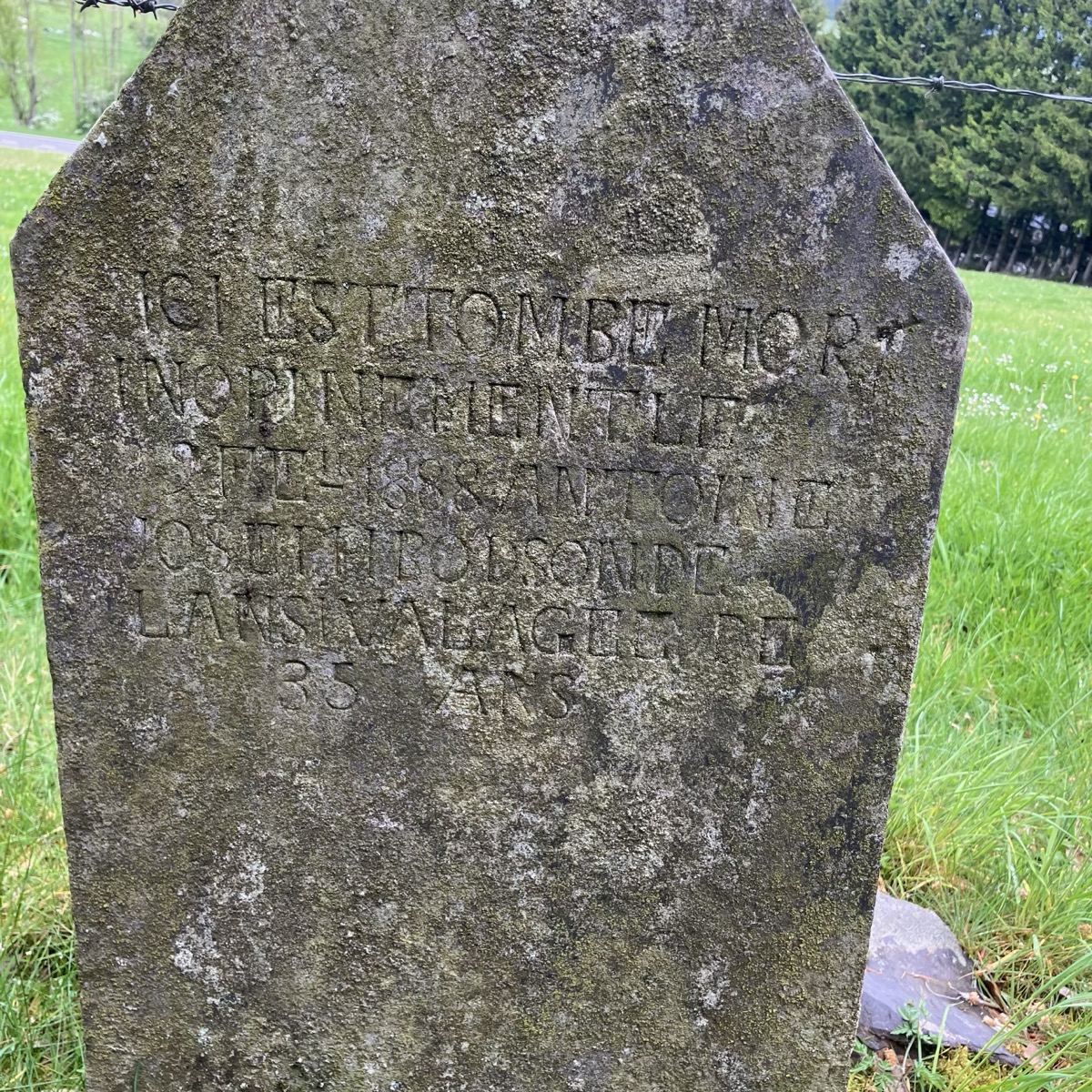 Croix de schiste B — inscription