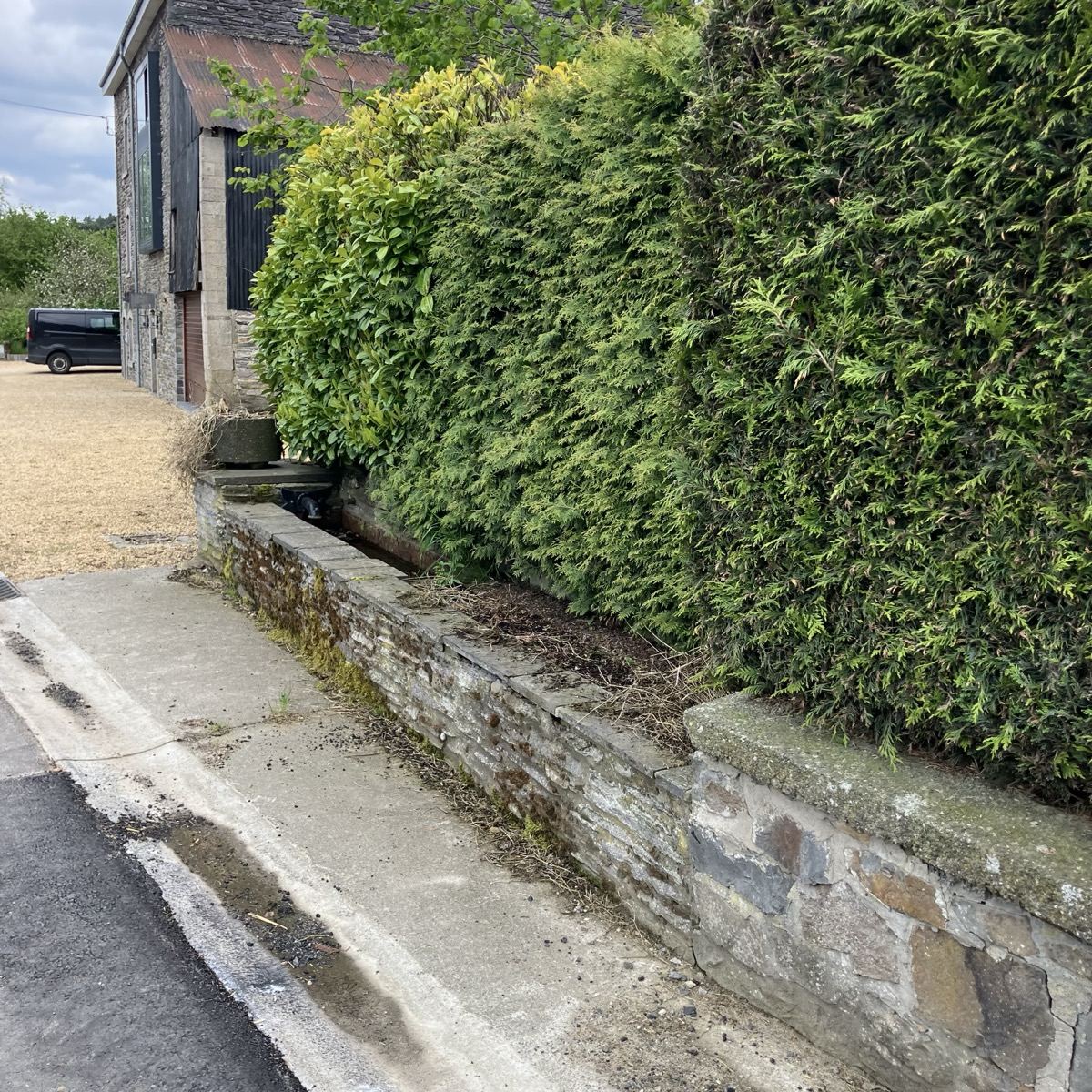 Fontaine B de Regné — bac, vue 2