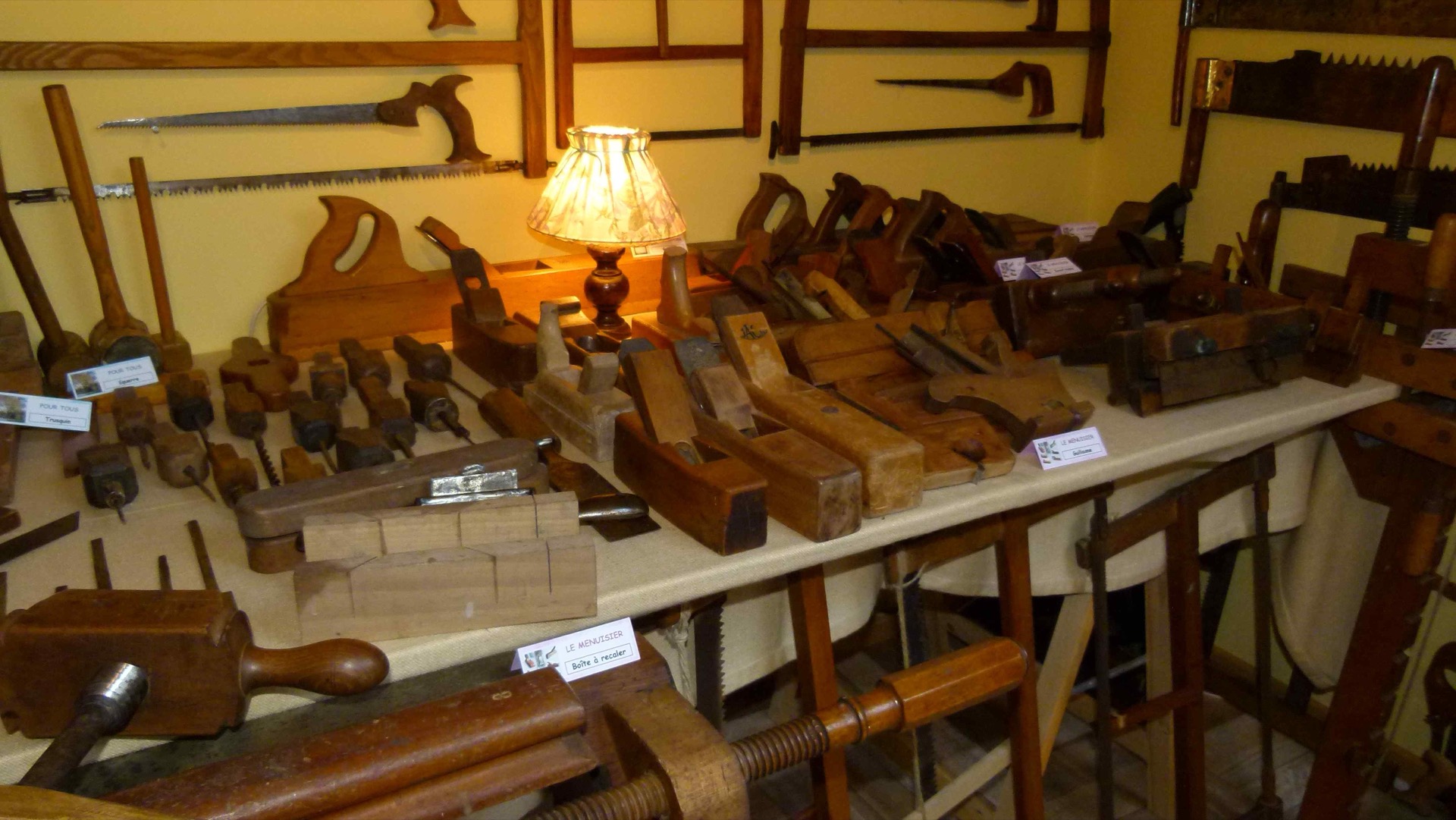 Outils de menuisier anciens