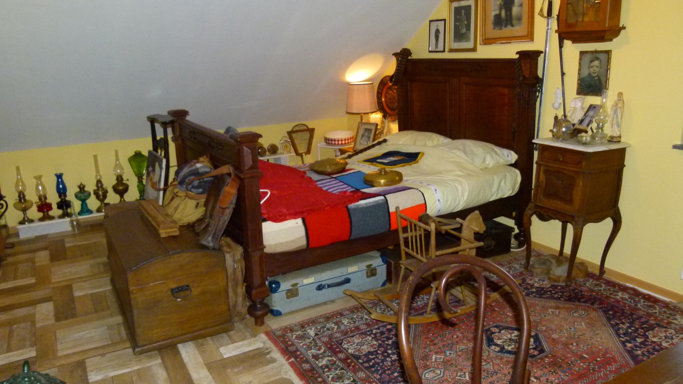 Reconstitution d'une chambre à coucher d'époque