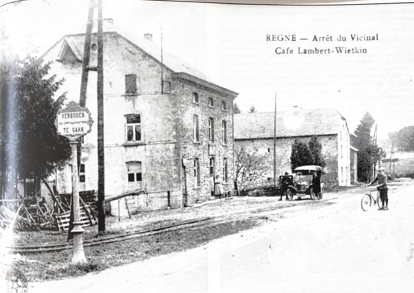 Arrêt du tram à Regné — Café Lambert-Wietkin